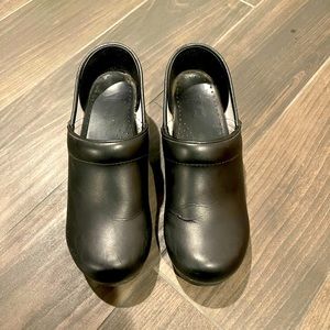 Dansko Women’s Professional Shoes, excellent for nursing! Size 39.